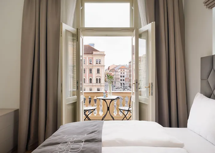 Nobilis Aparthotel 4*