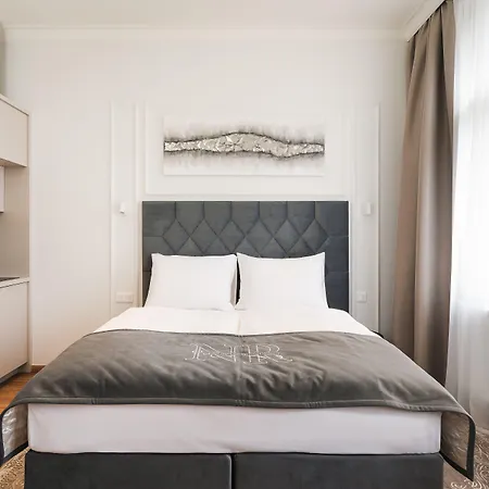 شقة فندقية Nobilis 4*