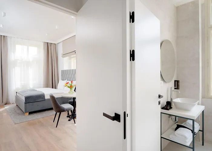 Nobilis Aparthotel 4*